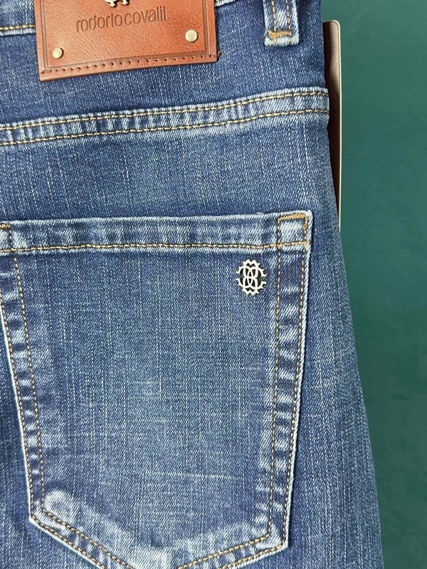 ブランドジーンズ全体デザイン